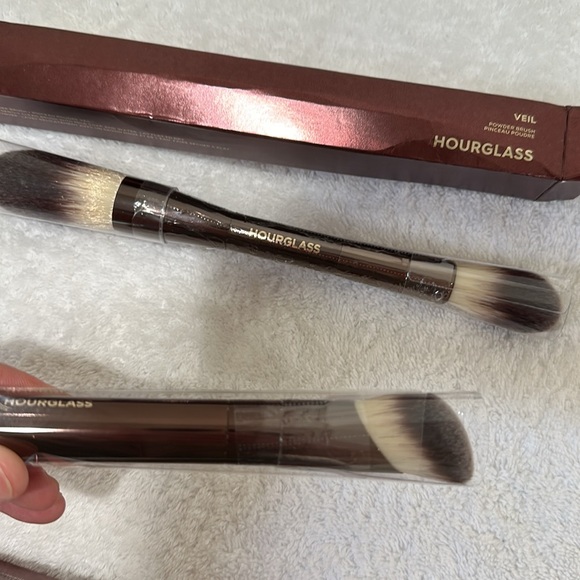Hourglass Brush Bundle (NIB) - Picture 8 of 8
